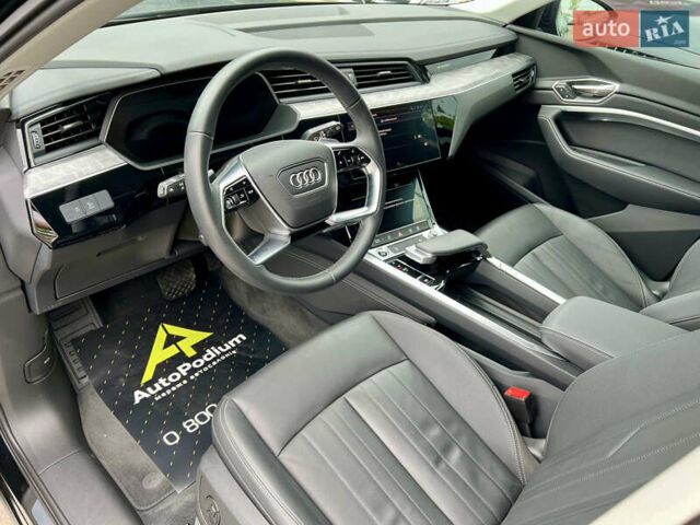 Черный Ауди Q8 e-tron, объемом двигателя 0.11 л и пробегом 7 тыс. км за 58000 $, фото 27 на Automoto.ua