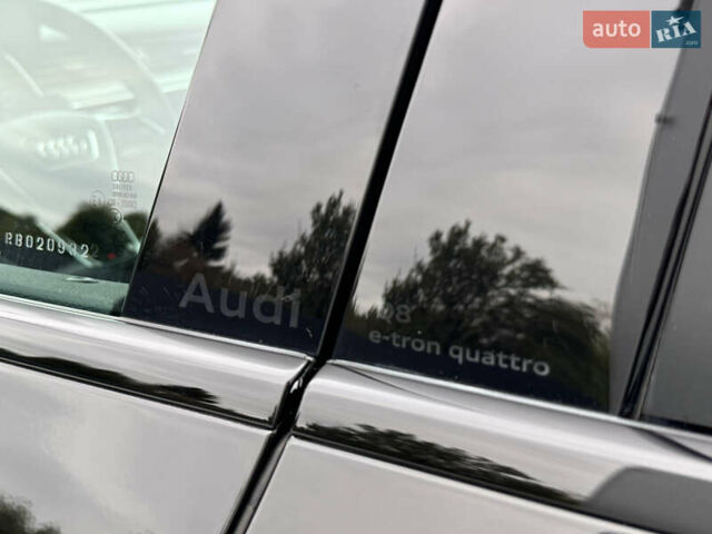 Ауді Q8 e-tron 2023 у Мукачеве на Automoto.ua Чорний Ауді Q8 e-tron, об'ємом двигуна 0 л та пробігом 38 тис. км за 64500 $, фото 16 на Automoto.ua