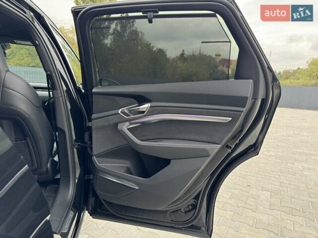 Ауді Q8 e-tron 2023 у Мукачеве на Automoto.ua Чорний Ауді Q8 e-tron, об'ємом двигуна 0 л та пробігом 38 тис. км за 64500 $, фото 30 на Automoto.ua