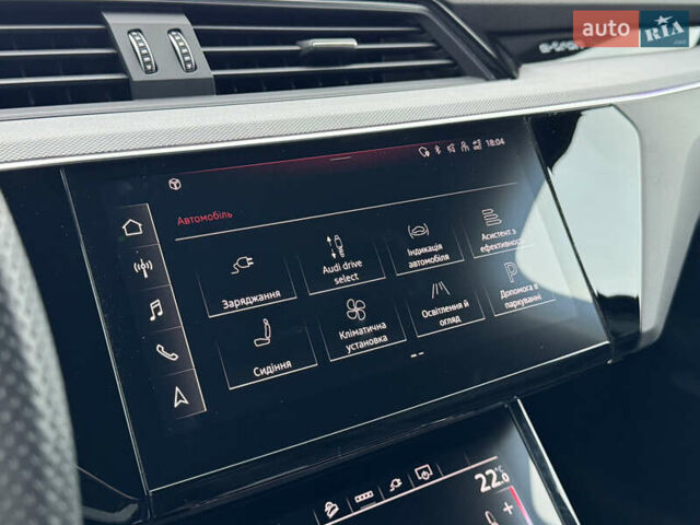 Ауді Q8 e-tron 2023 у Мукачеве на Automoto.ua Чорний Ауді Q8 e-tron, об'ємом двигуна 0 л та пробігом 38 тис. км за 64500 $, фото 40 на Automoto.ua