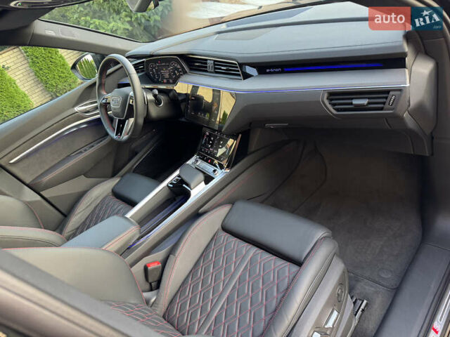 Чорний Ауді Q8 e-tron, об'ємом двигуна 0 л та пробігом 31 тис. км за 57900 $, фото 114 на Automoto.ua