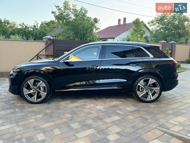 Черный Ауди Q8 e-tron, объемом двигателя 0 л и пробегом 23 тыс. км за 55000 $, фото 8 на Automoto.ua
