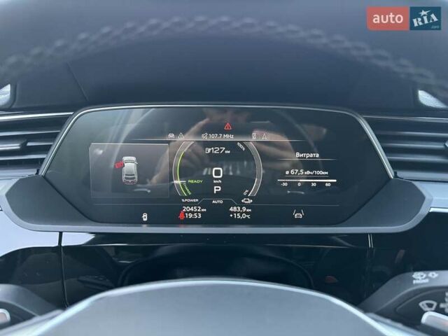 Черный Ауди Q8 e-tron, объемом двигателя 0 л и пробегом 20 тыс. км за 49999 $, фото 29 на Automoto.ua