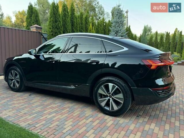 Черный Ауди Q8 e-tron, объемом двигателя 0 л и пробегом 20 тыс. км за 49999 $, фото 16 на Automoto.ua