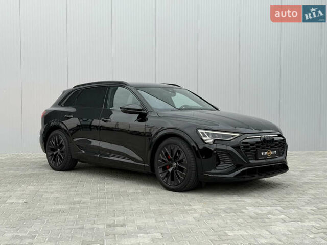 Ауді Q8 e-tron 2023 у Мукачеве на Automoto.ua Чорний Ауді Q8 e-tron, об'ємом двигуна 0 л та пробігом 38 тис. км за 64500 $, фото 1 на Automoto.ua