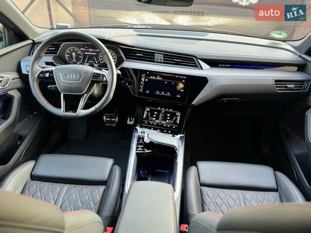 Чорний Ауді Q8 e-tron, об'ємом двигуна 0 л та пробігом 31 тис. км за 57900 $, фото 109 на Automoto.ua