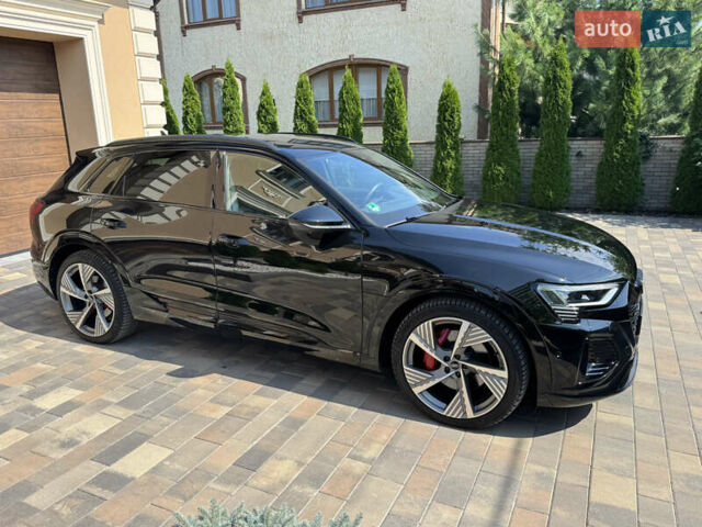 Чорний Ауді Q8 e-tron, об'ємом двигуна 0 л та пробігом 31 тис. км за 57900 $, фото 31 на Automoto.ua