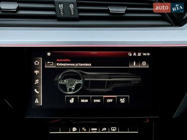 Черный Ауди Q8 e-tron, объемом двигателя 0 л и пробегом 32 тыс. км за 56700 $, фото 50 на Automoto.ua