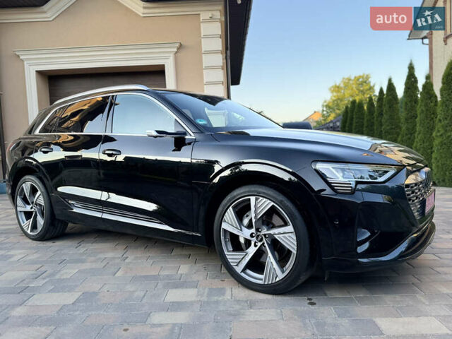 Черный Ауди Q8 e-tron, объемом двигателя 0 л и пробегом 23 тыс. км за 55000 $, фото 18 на Automoto.ua