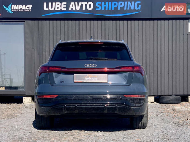 Чорний Ауді Q8 e-tron, об'ємом двигуна 0 л та пробігом 3 тис. км за 55000 $, фото 5 на Automoto.ua