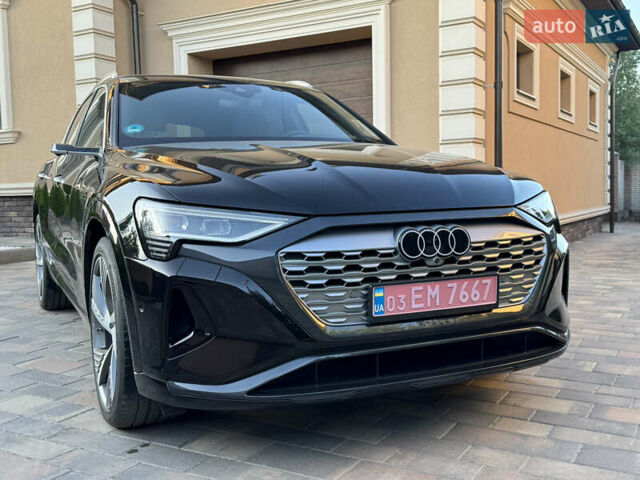 Черный Ауди Q8 e-tron, объемом двигателя 0 л и пробегом 23 тыс. км за 55000 $, фото 1 на Automoto.ua