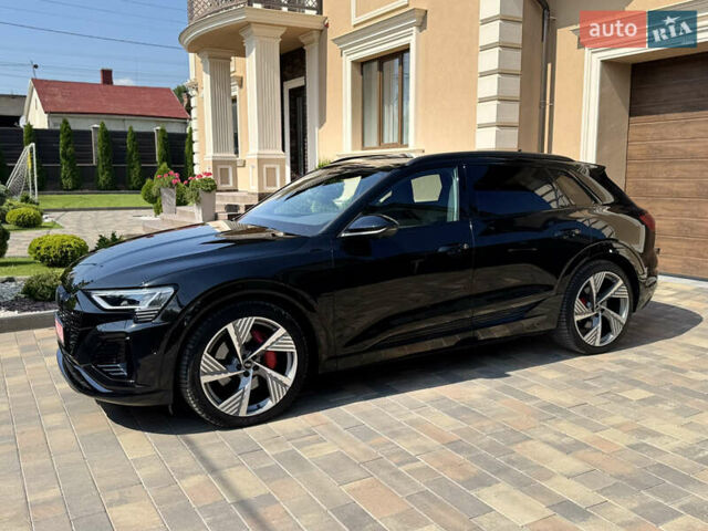 Чорний Ауді Q8 e-tron, об'ємом двигуна 0 л та пробігом 31 тис. км за 57900 $, фото 1 на Automoto.ua