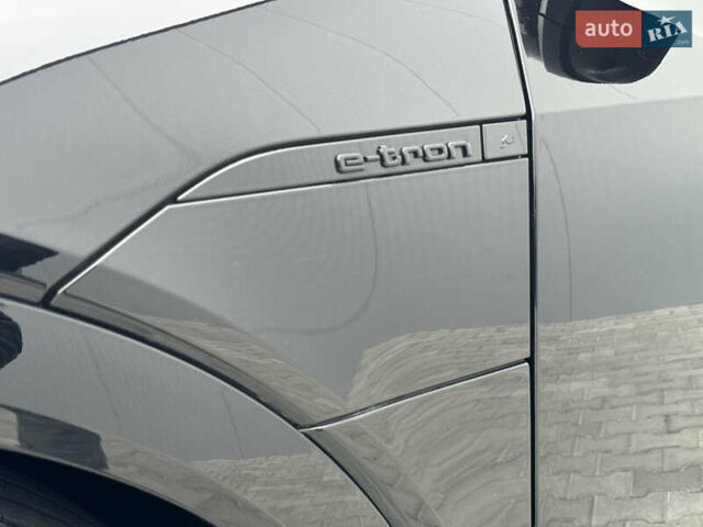 Ауді Q8 e-tron 2023 у Мукачеве на Automoto.ua Чорний Ауді Q8 e-tron, об'ємом двигуна 0 л та пробігом 38 тис. км за 64500 $, фото 36 на Automoto.ua