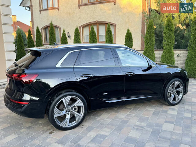 Черный Ауди Q8 e-tron, объемом двигателя 0 л и пробегом 23 тыс. км за 55000 $, фото 15 на Automoto.ua