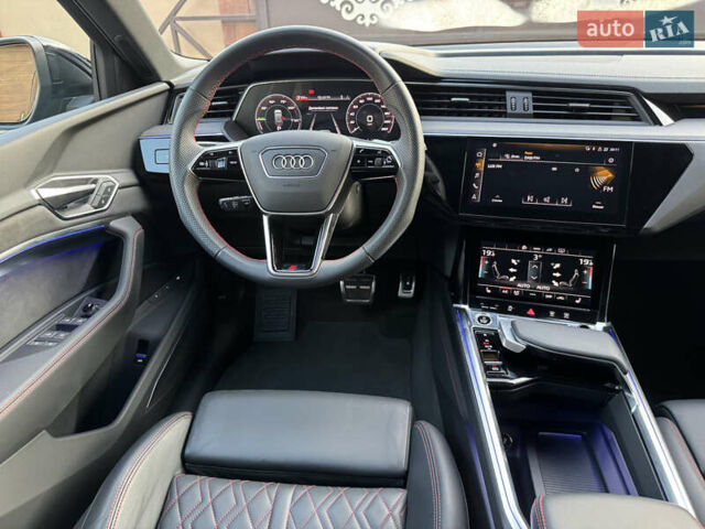 Чорний Ауді Q8 e-tron, об'ємом двигуна 0 л та пробігом 31 тис. км за 57900 $, фото 111 на Automoto.ua