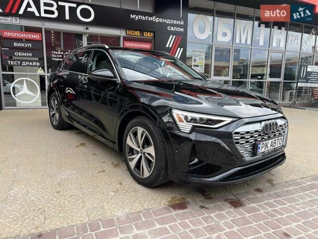 Чорний Ауді Q8 e-tron, об'ємом двигуна 0 л та пробігом 1 тис. км за 69900 $, фото 3 на Automoto.ua