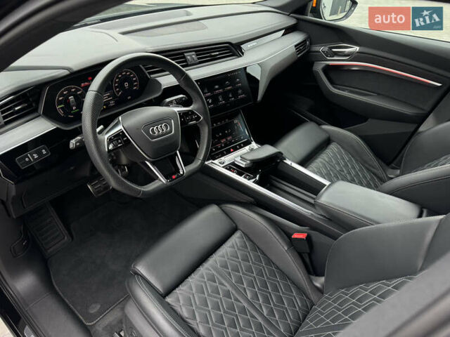 Ауді Q8 e-tron 2023 у Мукачеве на Automoto.ua Чорний Ауді Q8 e-tron, об'ємом двигуна 0 л та пробігом 38 тис. км за 64500 $, фото 20 на Automoto.ua
