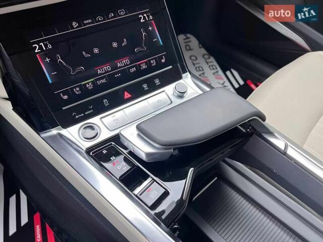 Чорний Ауді Q8 e-tron, об'ємом двигуна 0 л та пробігом 1 тис. км за 69900 $, фото 31 на Automoto.ua