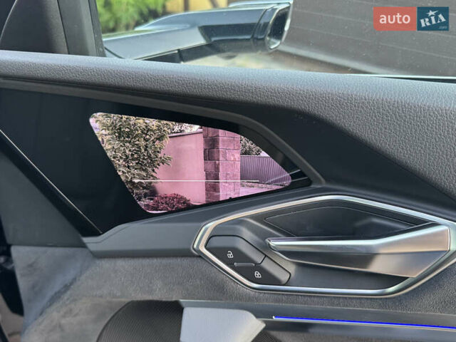 Черный Ауди Q8 e-tron, объемом двигателя 0 л и пробегом 23 тыс. км за 55000 $, фото 83 на Automoto.ua