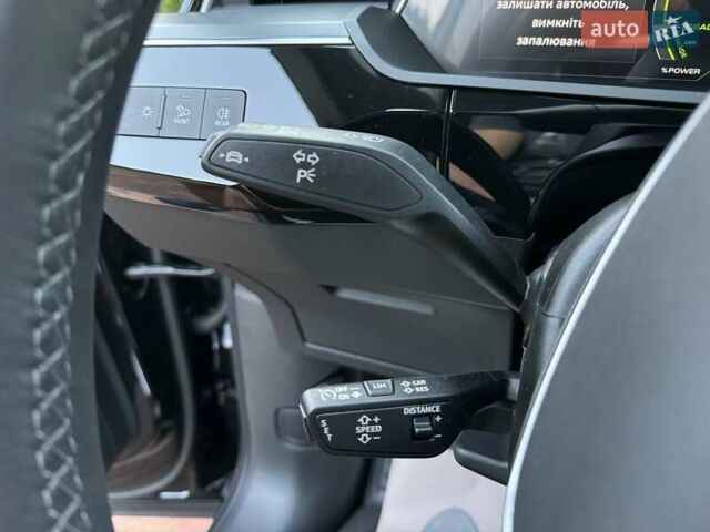 Черный Ауди Q8 e-tron, объемом двигателя 0 л и пробегом 20 тыс. км за 49999 $, фото 33 на Automoto.ua
