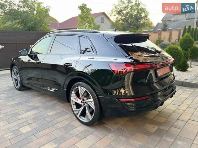 Чорний Ауді Q8 e-tron, об'ємом двигуна 0 л та пробігом 31 тис. км за 57900 $, фото 54 на Automoto.ua