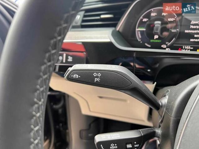 Чорний Ауді Q8 e-tron, об'ємом двигуна 0 л та пробігом 1 тис. км за 69900 $, фото 25 на Automoto.ua