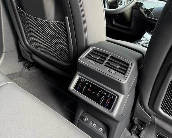 Черный Ауди Q8 e-tron, объемом двигателя 0 л и пробегом 4 тыс. км за 51800 $, фото 20 на Automoto.ua