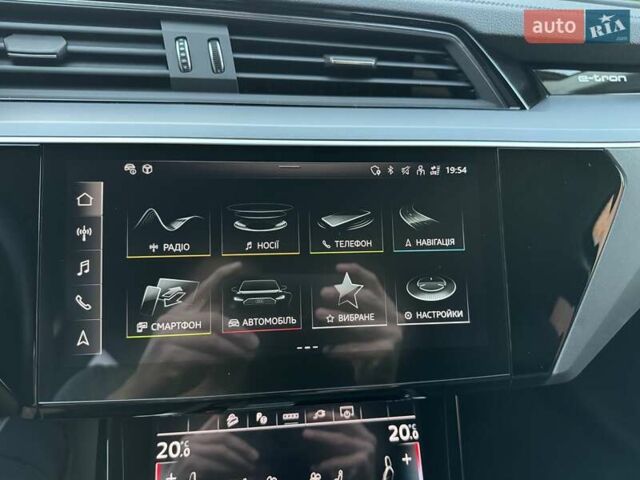 Черный Ауди Q8 e-tron, объемом двигателя 0 л и пробегом 20 тыс. км за 49999 $, фото 40 на Automoto.ua