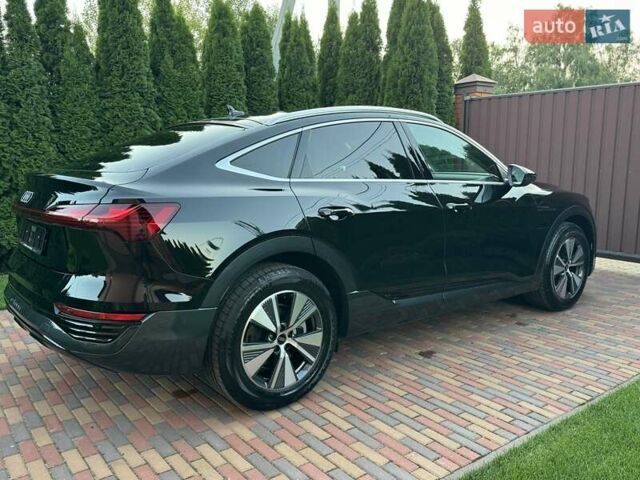 Черный Ауди Q8 e-tron, объемом двигателя 0 л и пробегом 20 тыс. км за 49999 $, фото 10 на Automoto.ua