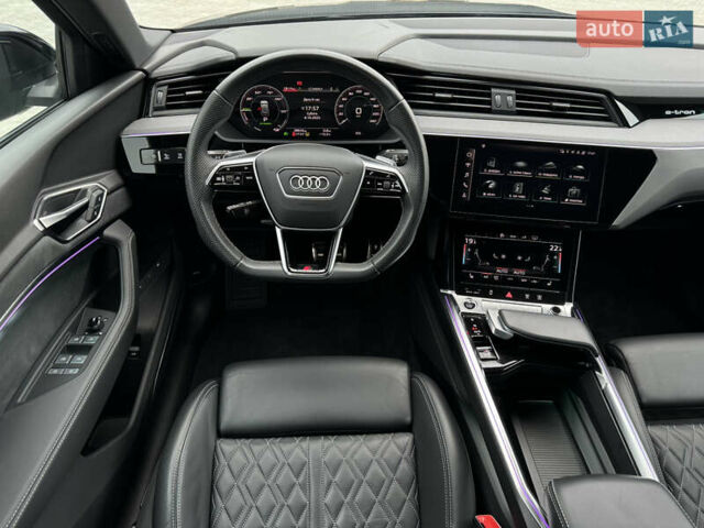 Ауді Q8 e-tron 2023 у Мукачеве на Automoto.ua Чорний Ауді Q8 e-tron, об'ємом двигуна 0 л та пробігом 38 тис. км за 64500 $, фото 7 на Automoto.ua