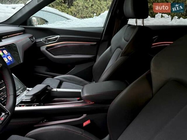 Черный Ауди Q8 e-tron, объемом двигателя 0 л и пробегом 32 тыс. км за 56700 $, фото 23 на Automoto.ua