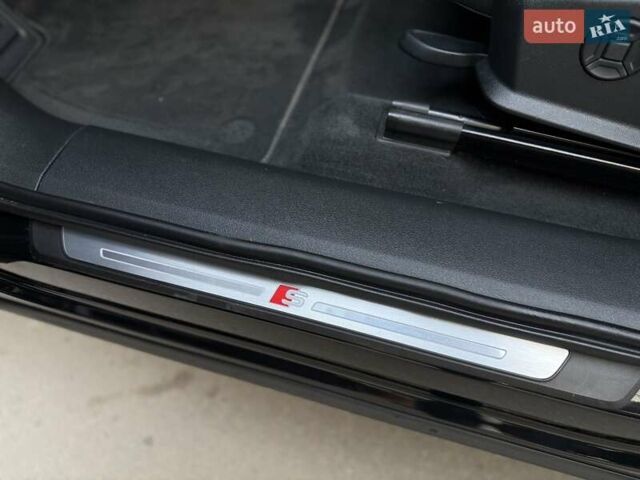 Чорний Ауді Q8 e-tron, об'ємом двигуна 0 л та пробігом 22 тис. км за 50999 $, фото 18 на Automoto.ua