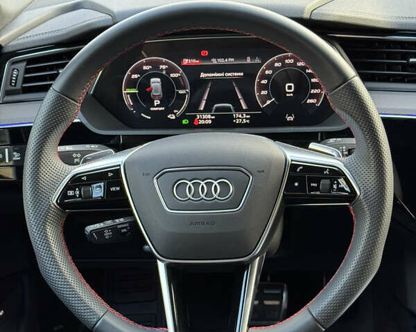 Чорний Ауді Q8 e-tron, об'ємом двигуна 0 л та пробігом 31 тис. км за 57900 $, фото 99 на Automoto.ua
