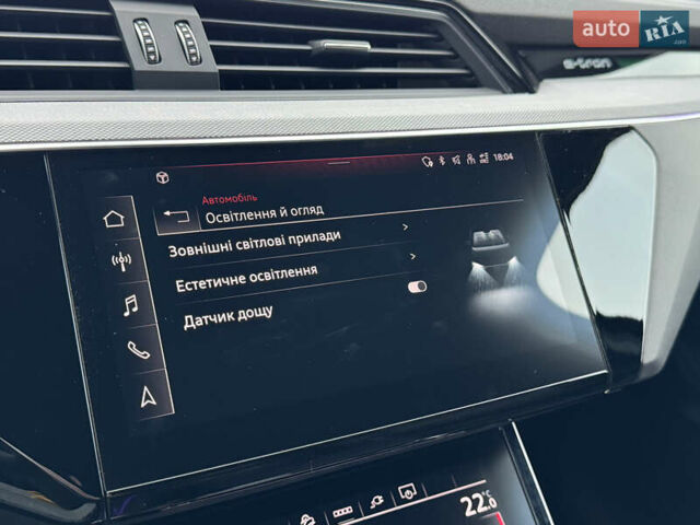 Ауді Q8 e-tron 2023 у Мукачеве на Automoto.ua Чорний Ауді Q8 e-tron, об'ємом двигуна 0 л та пробігом 38 тис. км за 64500 $, фото 39 на Automoto.ua