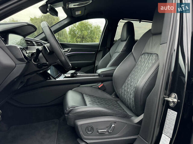 Ауді Q8 e-tron 2023 у Мукачеве на Automoto.ua Чорний Ауді Q8 e-tron, об'ємом двигуна 0 л та пробігом 38 тис. км за 64500 $, фото 22 на Automoto.ua
