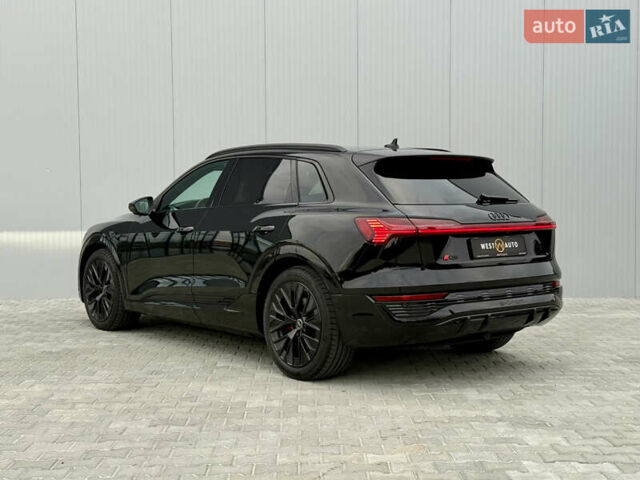 Ауді Q8 e-tron 2023 у Мукачеве на Automoto.ua Чорний Ауді Q8 e-tron, об'ємом двигуна 0 л та пробігом 38 тис. км за 64500 $, фото 4 на Automoto.ua