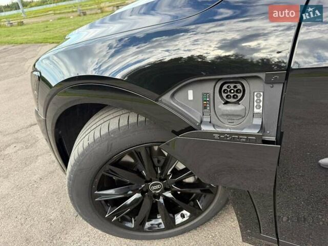 Черный Ауди Q8 e-tron, объемом двигателя 0 л и пробегом 33 тыс. км за 51115 $, фото 13 на Automoto.ua
