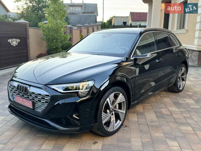 Черный Ауди Q8 e-tron, объемом двигателя 0 л и пробегом 23 тыс. км за 55000 $, фото 5 на Automoto.ua