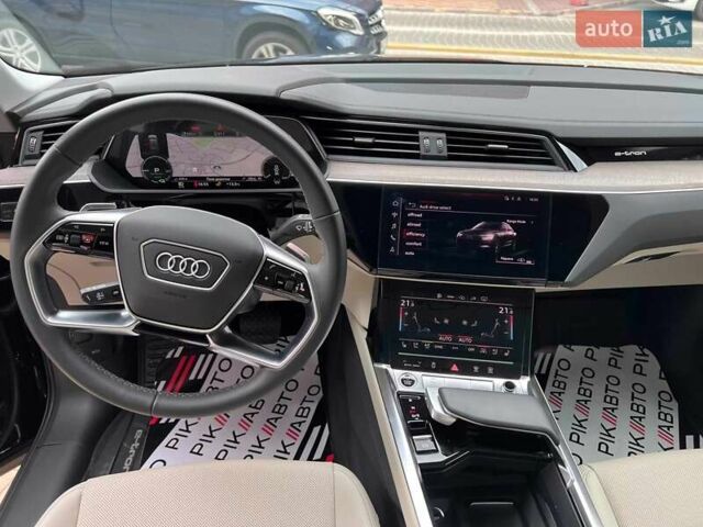 Чорний Ауді Q8 e-tron, об'ємом двигуна 0 л та пробігом 1 тис. км за 69900 $, фото 40 на Automoto.ua
