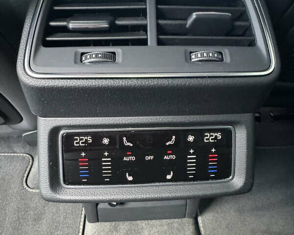 Ауді Q8 e-tron 2023 у Івано-Франківську на Automoto.ua Чорний Ауді Q8 e-tron, об'ємом двигуна 0 л та пробігом 26 тис. км за 49900 $, фото 18 на Automoto.ua