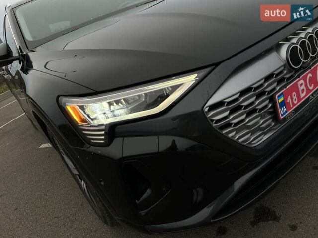 Чорний Ауді Q8 e-tron, об'ємом двигуна 0 л та пробігом 49 тис. км за 44200 $, фото 12 на Automoto.ua