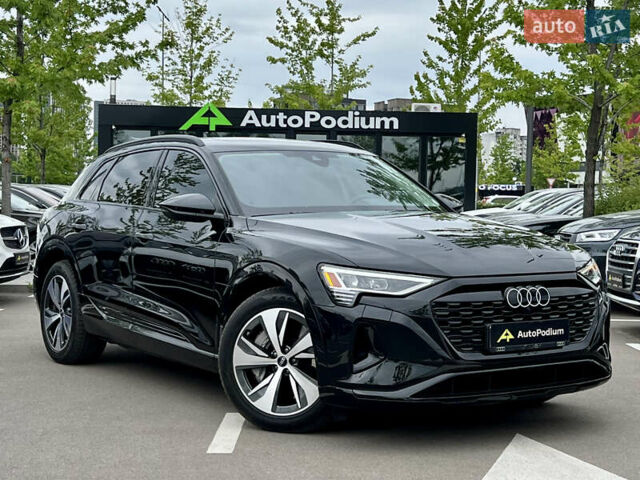 Черный Ауди Q8 e-tron, объемом двигателя 0.11 л и пробегом 7 тыс. км за 58000 $, фото 3 на Automoto.ua