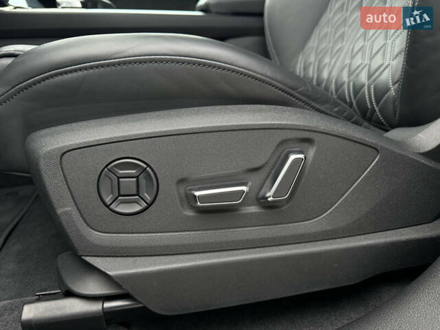 Ауді Q8 e-tron 2023 у Мукачеве на Automoto.ua Чорний Ауді Q8 e-tron, об'ємом двигуна 0 л та пробігом 38 тис. км за 64500 $, фото 14 на Automoto.ua