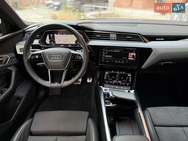 Чорний Ауді Q8 e-tron, об'ємом двигуна 0 л та пробігом 22 тис. км за 50999 $, фото 25 на Automoto.ua