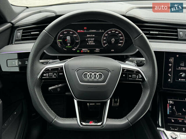 Ауді Q8 e-tron 2023 у Мукачеве на Automoto.ua Чорний Ауді Q8 e-tron, об'ємом двигуна 0 л та пробігом 38 тис. км за 64500 $, фото 8 на Automoto.ua