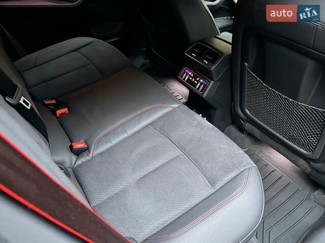 Черный Ауди Q8 e-tron, объемом двигателя 0 л и пробегом 32 тыс. км за 56700 $, фото 37 на Automoto.ua