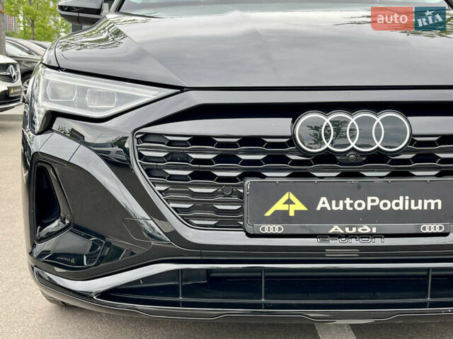 Черный Ауди Q8 e-tron, объемом двигателя 0.11 л и пробегом 12 тыс. км за 57000 $, фото 10 на Automoto.ua