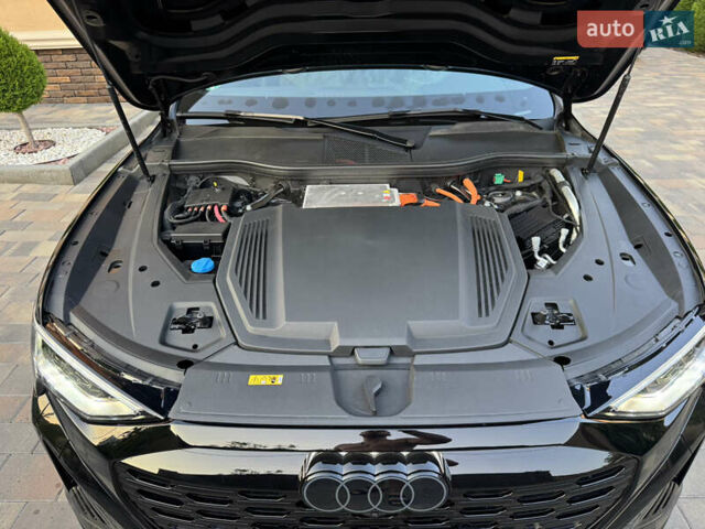 Чорний Ауді Q8 e-tron, об'ємом двигуна 0 л та пробігом 31 тис. км за 57900 $, фото 127 на Automoto.ua