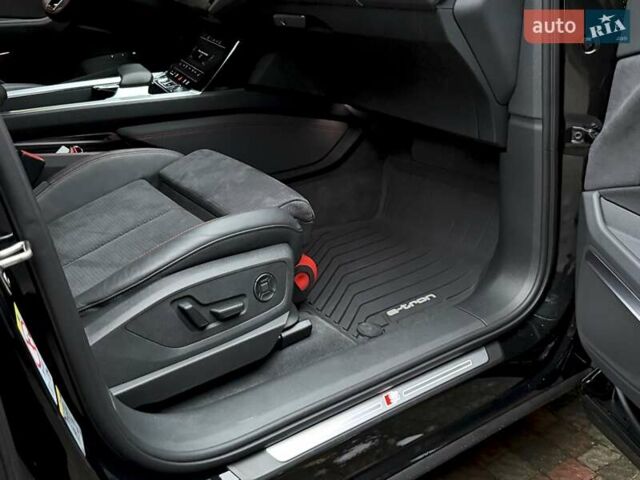 Черный Ауди Q8 e-tron, объемом двигателя 0 л и пробегом 32 тыс. км за 56700 $, фото 31 на Automoto.ua