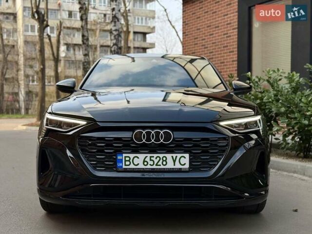 Чорний Ауді Q8 e-tron, об'ємом двигуна 0 л та пробігом 22 тис. км за 50999 $, фото 2 на Automoto.ua
